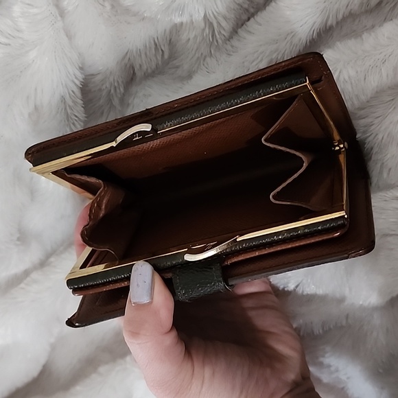 Louis Vuitton Monogram French Wallet - Picture 8 of 8